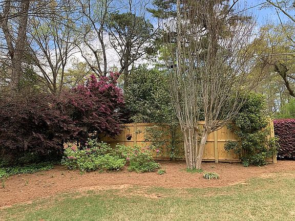 2nd image of 410 Plantation Dr