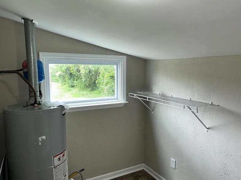 403 Delaware Ave — Photo 15