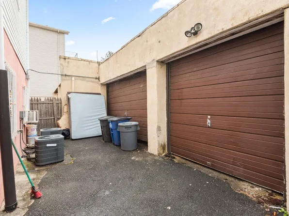 215 South Street image 32 of 37