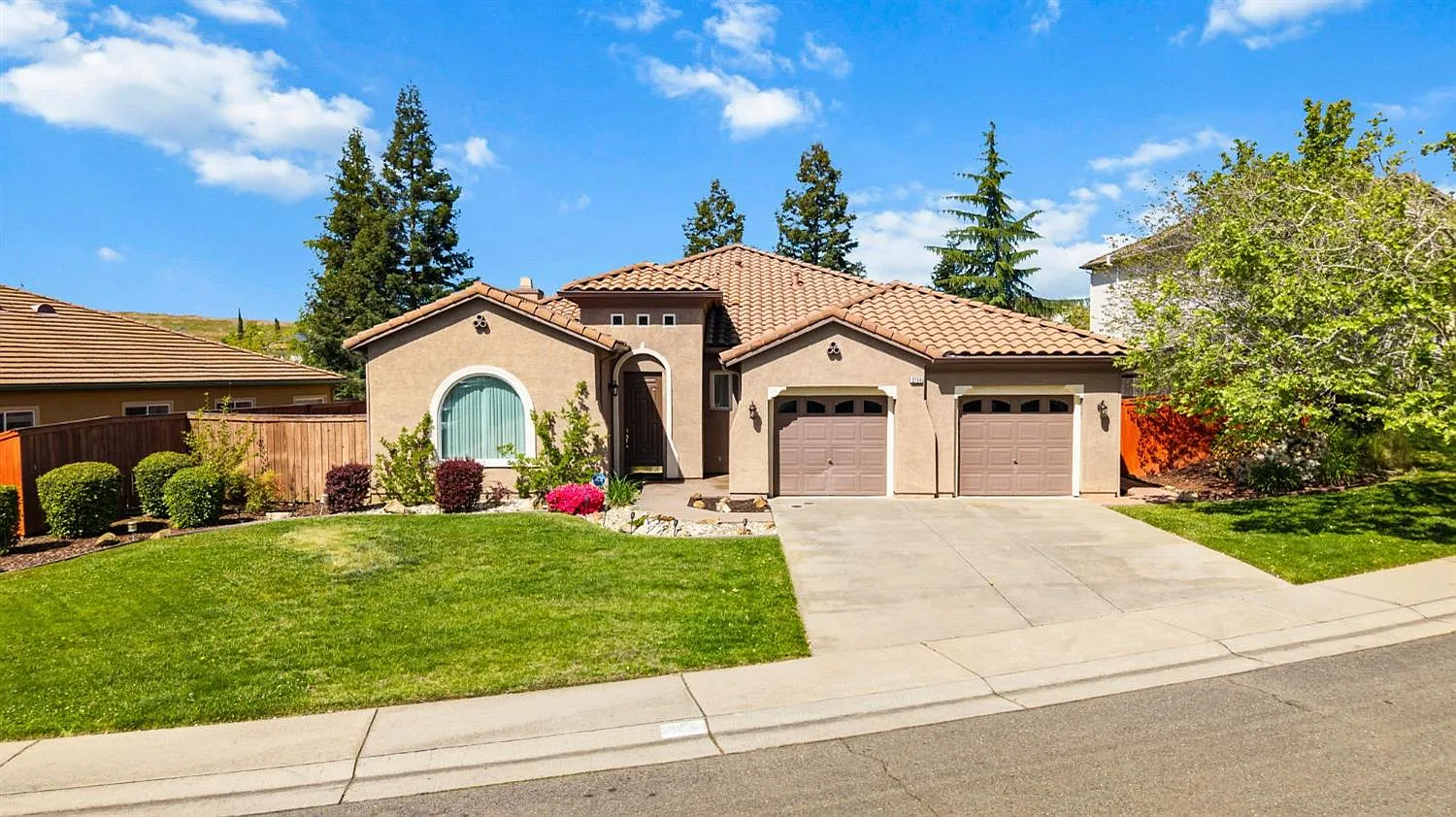 3154 Montrose Way photo 1