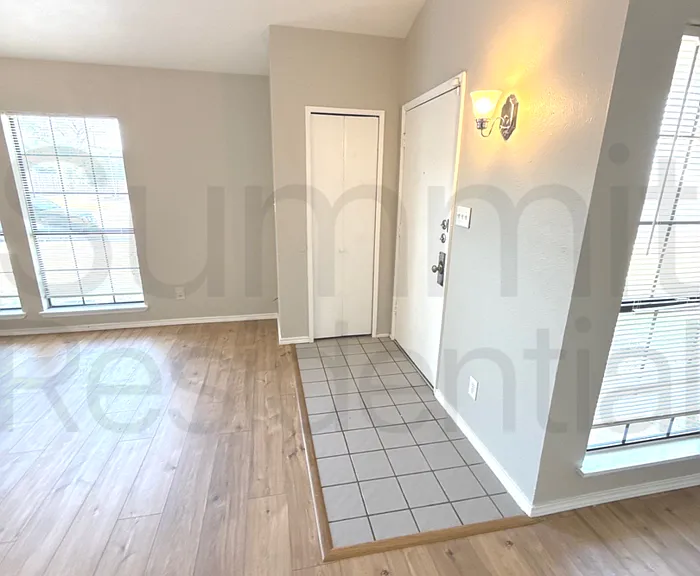 6076 Dooley Dr — Photo 21