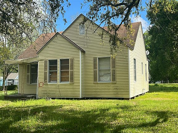 2nd image of 2240 Oaklawn Ave