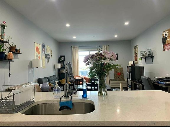 2nd image of 2324 Broadway APT 2F