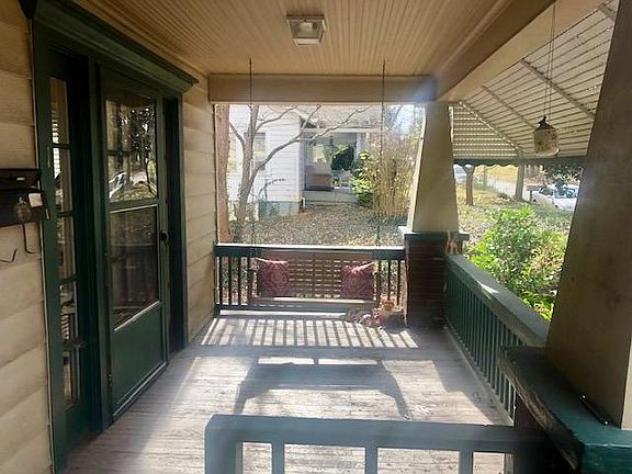 Nice mid morning light on front porch.