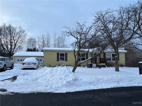 29 Belmont Ave, Auburn, NY 13021
