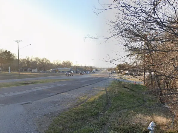 4705 W Jefferson Blvd, Dallas, TX 75211
