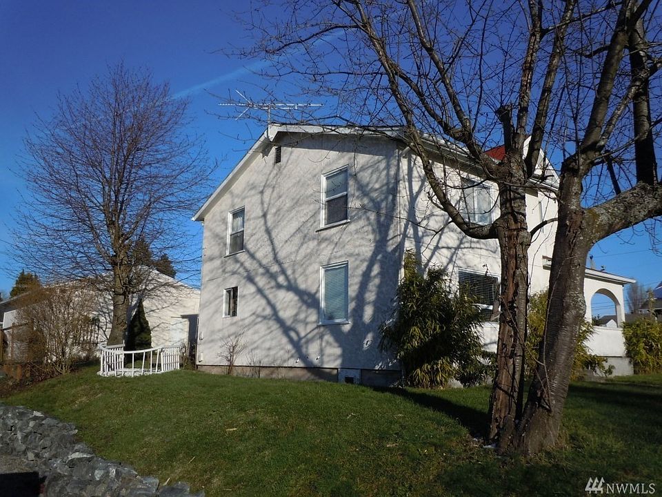 2nd image of 1003 S 59th St