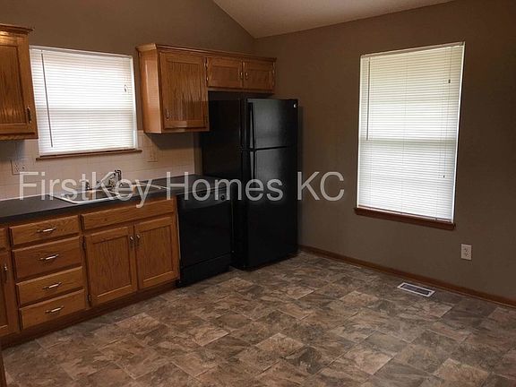 2nd image of 15607 E 3rd Street Ct S