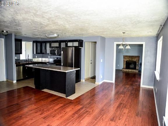 2nd image of 2813 NE 84th St