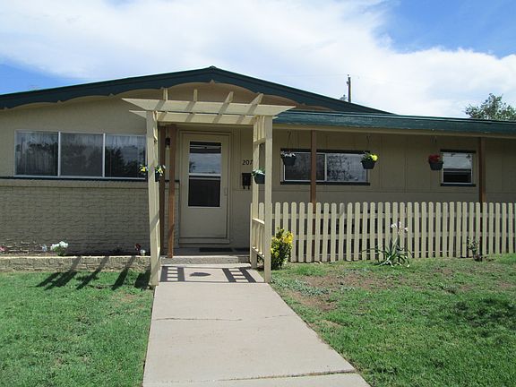 2nd image of 207 Sierra Blanca Ave