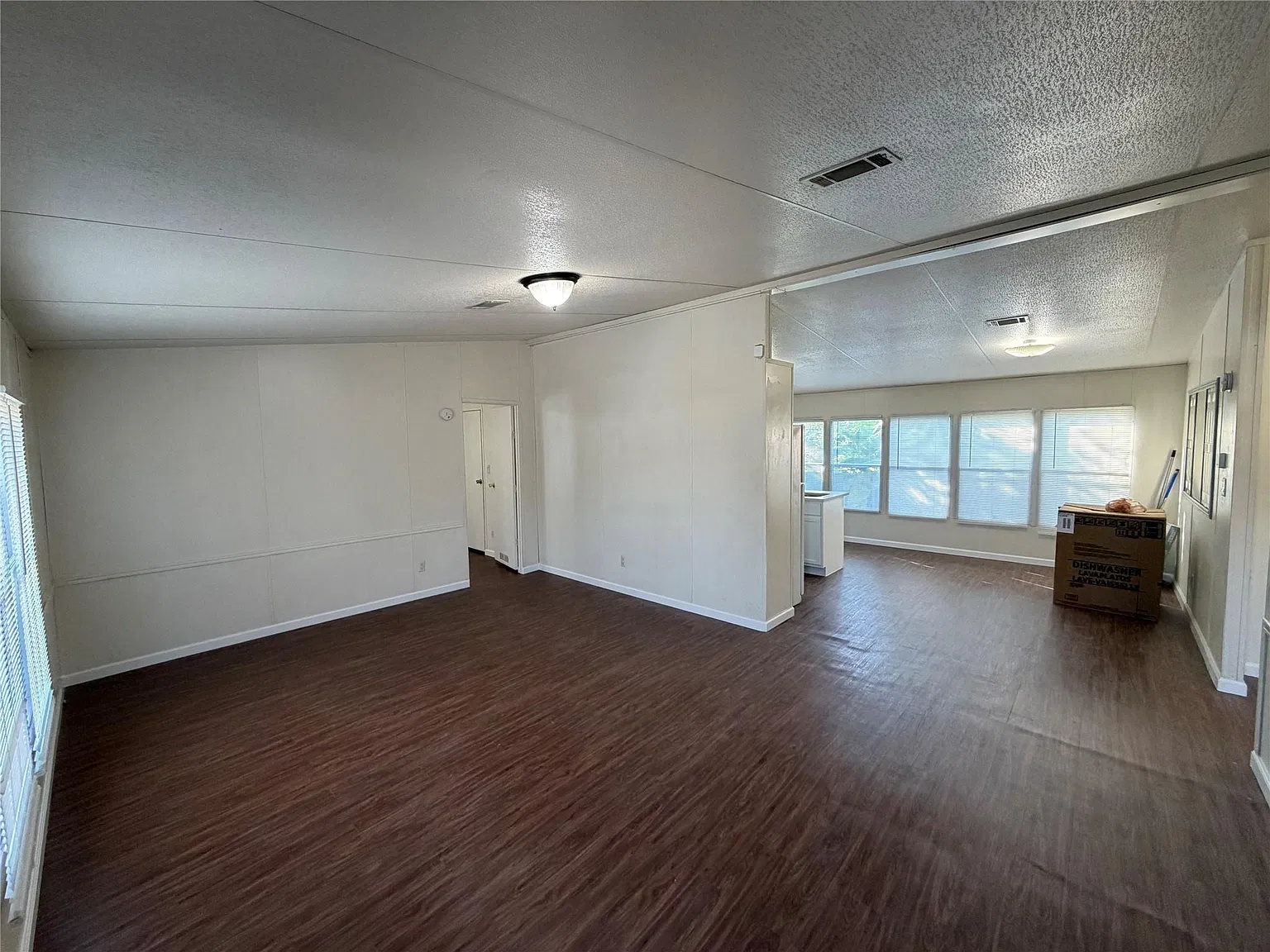 3 bed, 2.0 bath, 1344 sqft, $1,450 — Photo 4