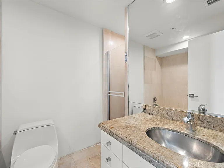 715 Oceanfront Front — Photo 38