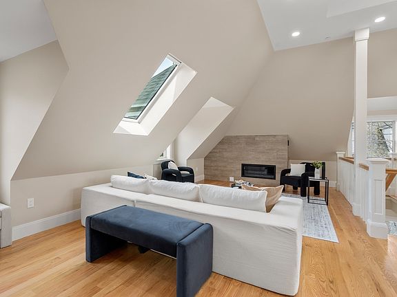 5th image of 38 Spring Park Ave #3