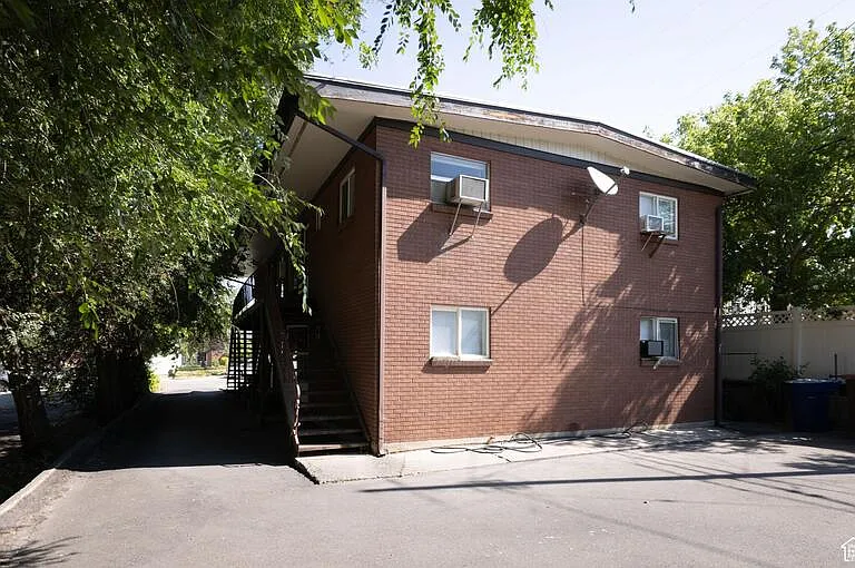 938 E Lowell Ave #2 — Photo 2