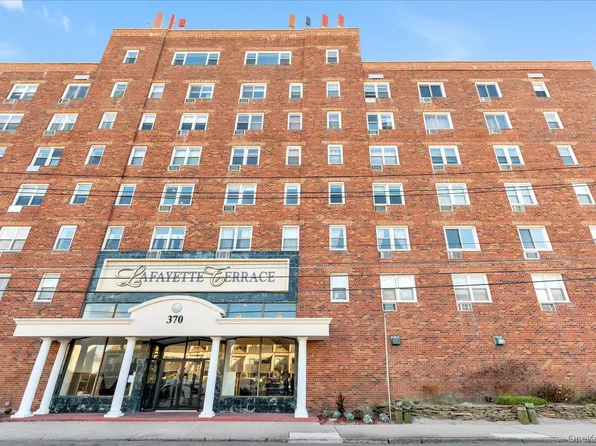 370 W Broadway #2Y, Long Beach, NY 11561