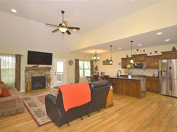 4th image of 14836 Ashmont Ln