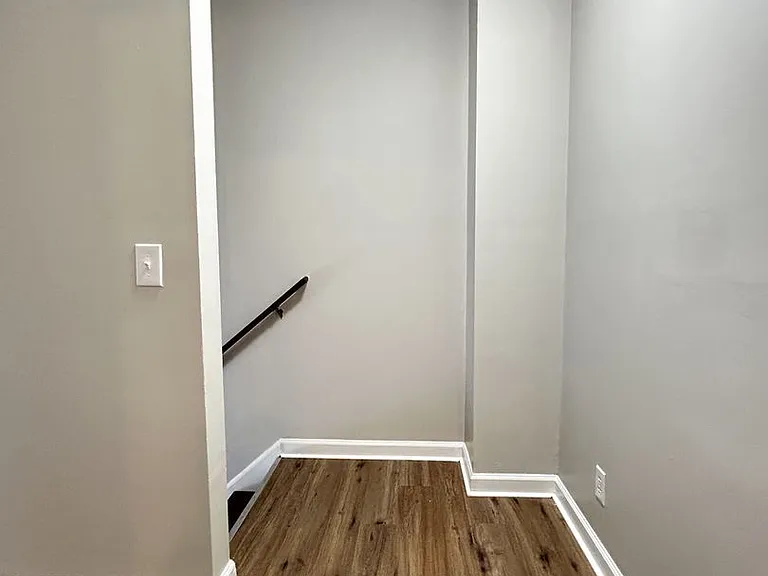 408 Bainbridge Ct #9 & 10 — Photo 3