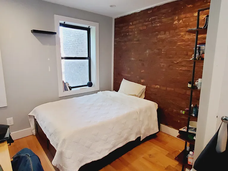 129 Ryerson St #2 — Photo 8