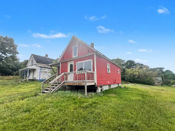 512 S 4th St, Crystal Falls, MI 49920