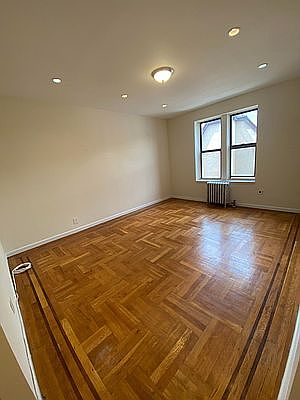 2nd image of 6802 Ridge Blvd #C19
