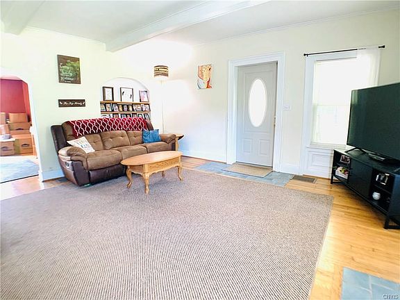 4th image of 34 Glenn St