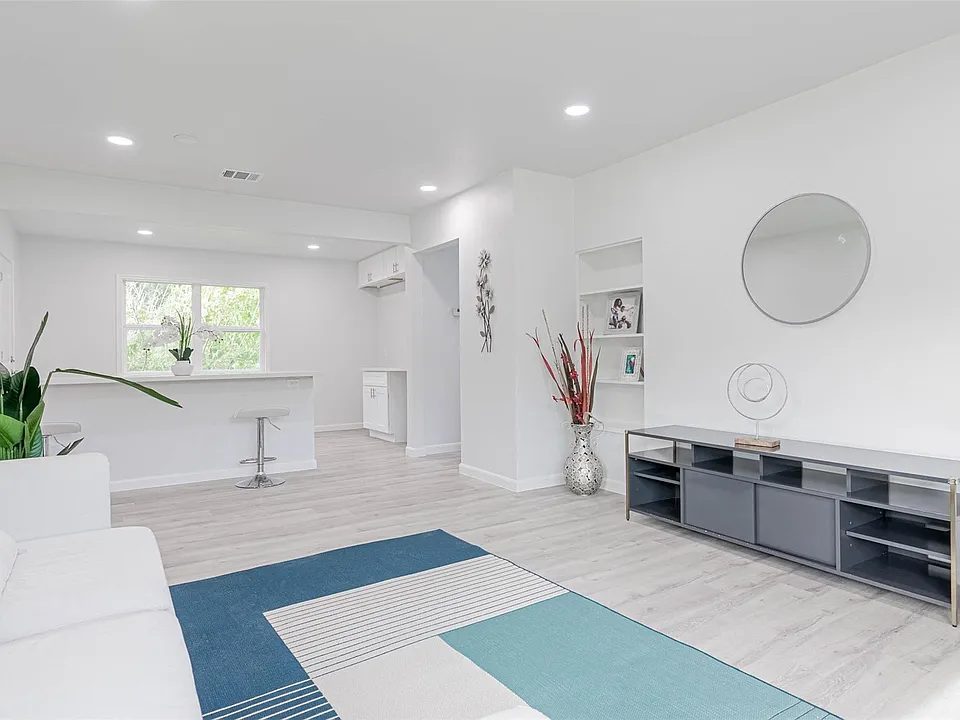 3607 Luca St