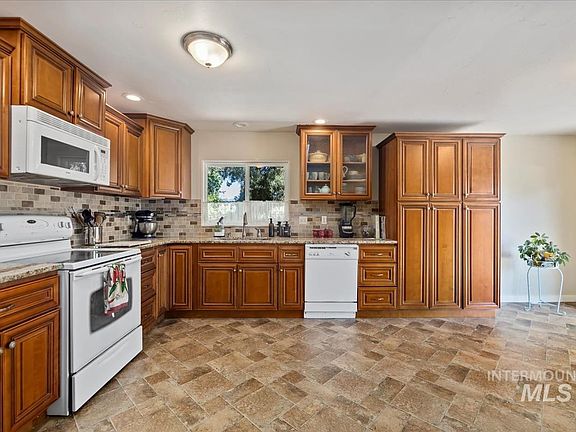 5th image of 5670 N Kercliffe Ct