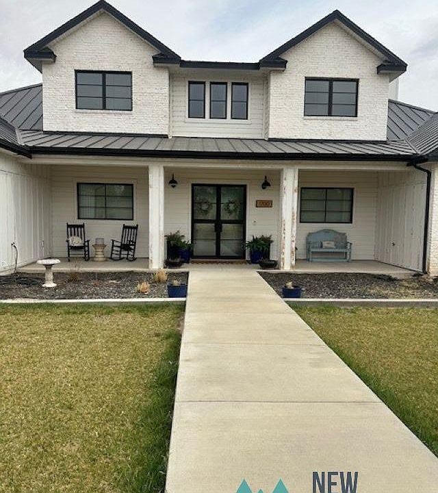 1st image of 1700 W Riverside Dr