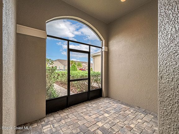 4th image of 8364 Loren Cove Dr