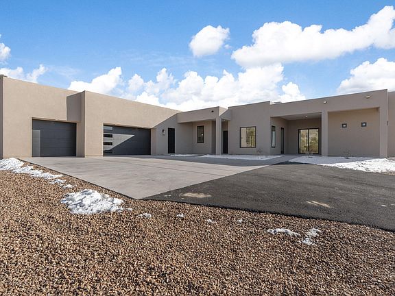 2nd image of 10 Rainbow Valley Rd