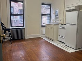 532 W 50th St #4B, New York, NY 10019