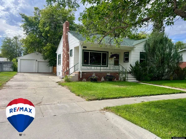 526 N 3rd St E, Riverton, WY 82501