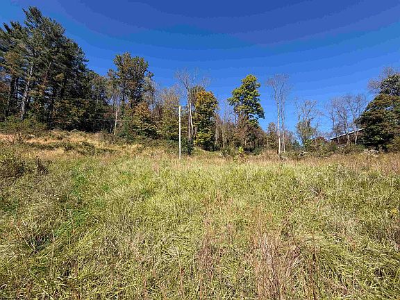 3rd image of 369 Halleck Rd