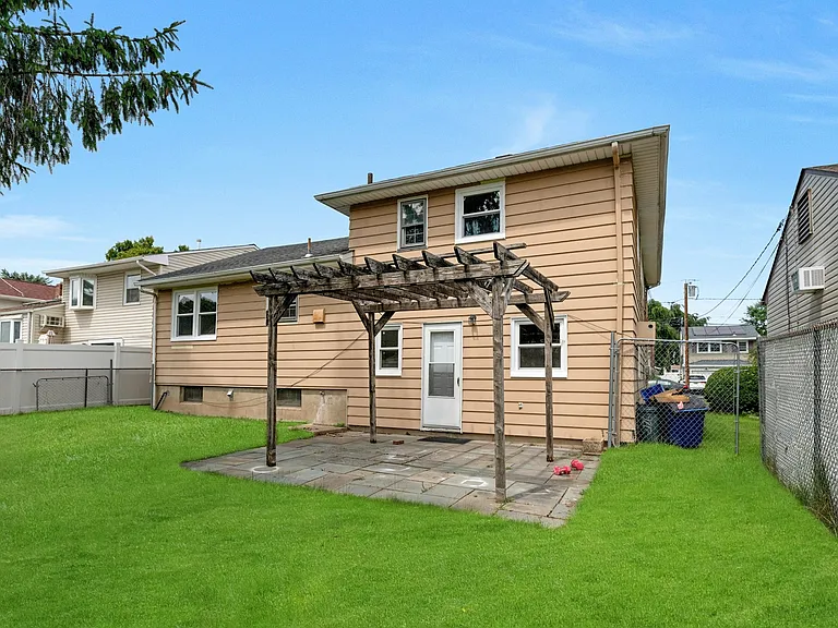 2726 Alice Ter — Photo 28