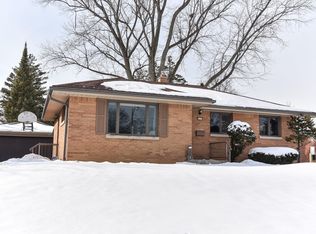 4117 N Colgate Cir, Milwaukee, WI 53222