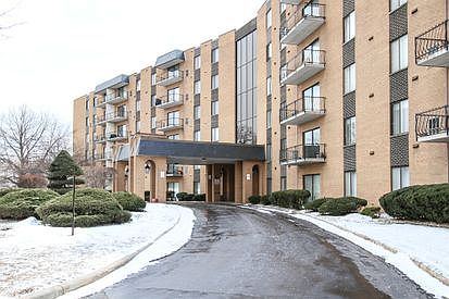 1st image of 900 W Sunset Dr APT 104