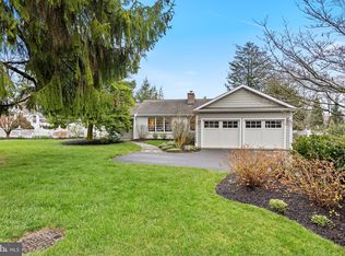 445 Robinwood Rd, Wayne, PA 19087