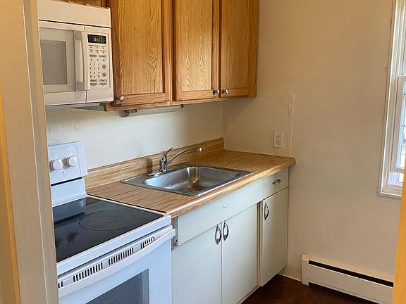 4th image of 11 Stoneleigh Ave APT 2