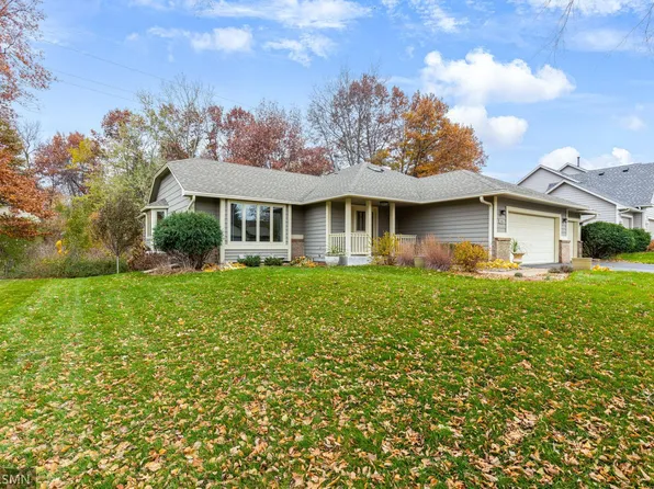105 Interlachen Rd, Burnsville, MN 55306