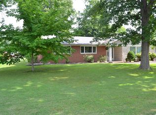 1011 Randolph St, Carlyle, IL 62231