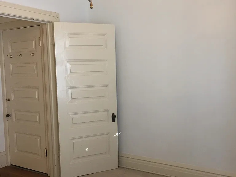 2215 Parkwood Ave #2B — Photo 4