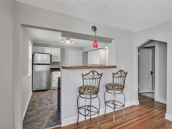 2nd image of 95 Riverview Pl