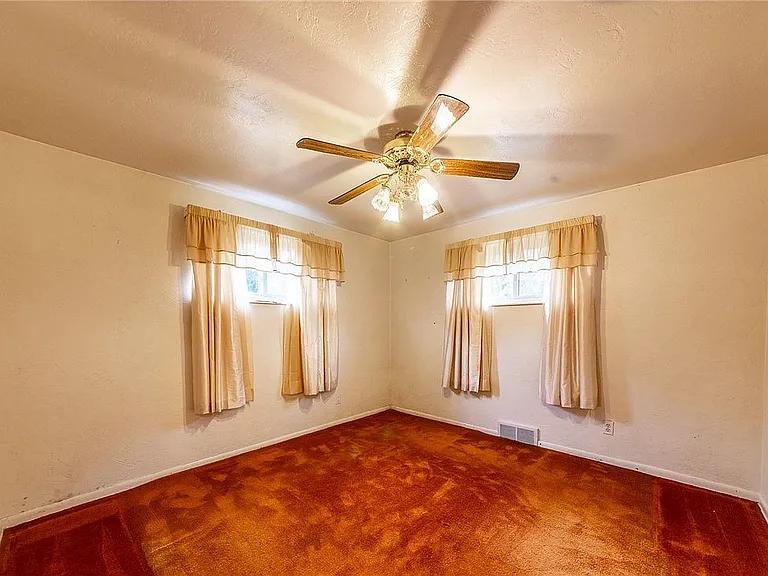 4782 Beall Dr — Photo 10