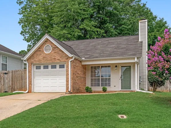 2445 Meadowlark Ln, Northport, AL 35476