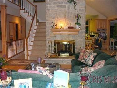 4th image of 25 Green Meadow Acres Pl