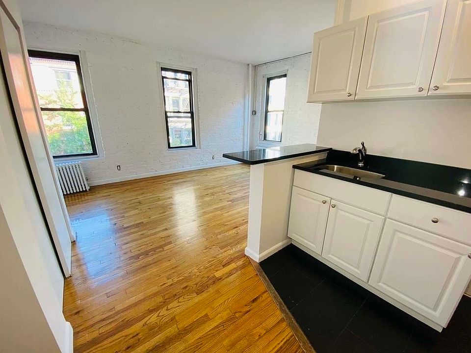 1st image of 436 W Broadway #10