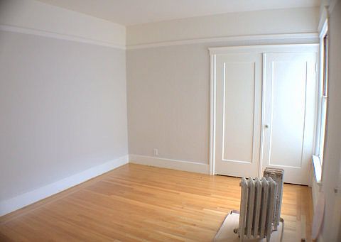 4th image of 2065 Oak St APT 204