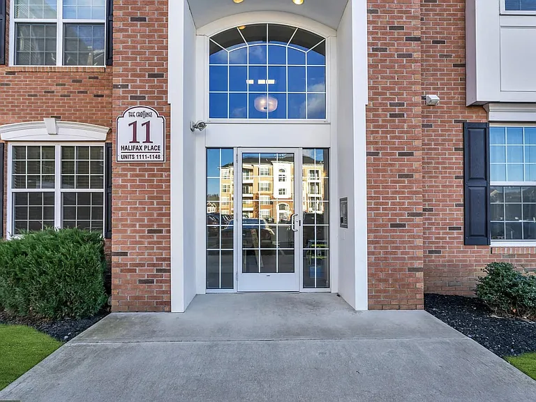 1113 Halifax Pl — Photo 3