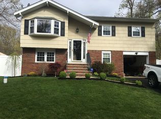 106 Staten Tr, Hopatcong, NJ 07843