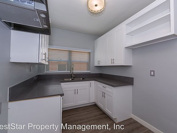 3rd image of 1116 E 5th St APT 7